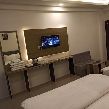 Gods County Hotels & Resorts Tarapith Exteriör bild