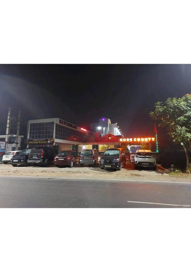 Gods County Hotels & Resorts Tarapith Exteriör bild