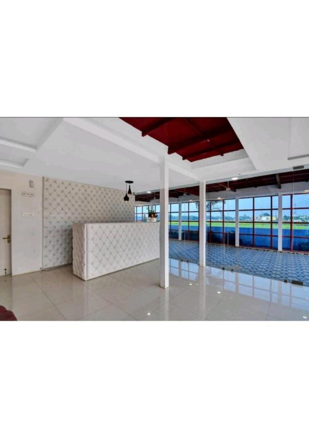 Gods County Hotels & Resorts Tarapith Exteriör bild