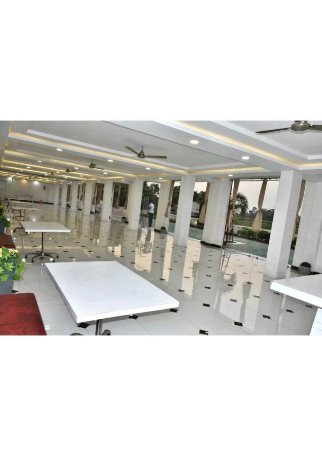 Gods County Hotels & Resorts Tarapith Exteriör bild