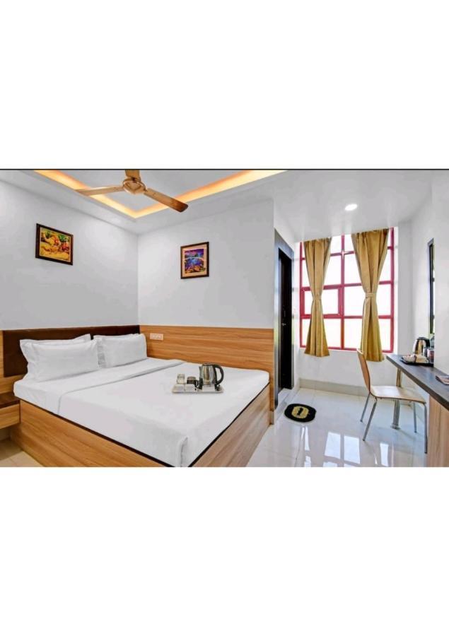 Gods County Hotels & Resorts Tarapith Exteriör bild