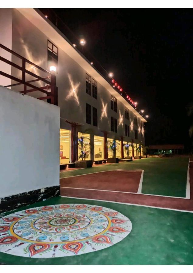 Gods County Hotels & Resorts Tarapith Exteriör bild