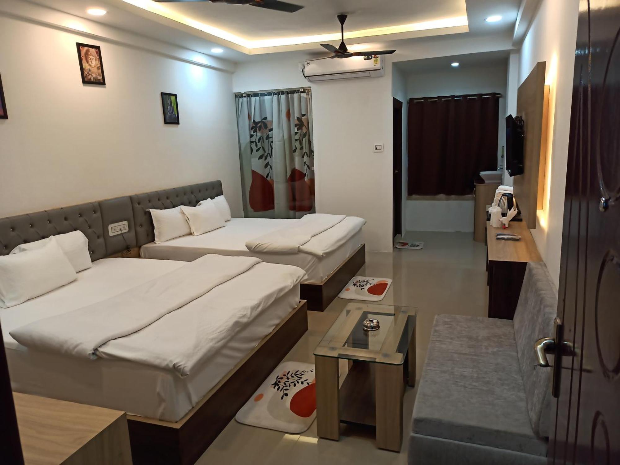 Gods County Hotels & Resorts Tarapith Exteriör bild